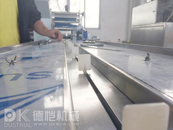 德愷包裝機械 枕式包裝設(shè)備 封切設(shè)備 管材包裝設(shè)備 廣東德愷機械有限公司 佛山德愷機械有限公司 德愷機械包裝機 佛山德愷包裝機 廣東德愷包裝機 佛山德愷包裝機 枕式包裝機廠家 自動整理包裝機 封切收縮機 立式包裝機 稱重充填設(shè)備 提升輸送設(shè)備 封切收縮機 高速邊封包裝機 高速邊封收縮包裝機 全自動直進(jìn)料袖口式包裝機 高速恒溫?zé)崾湛s包裝機 全自動封切包裝機 回轉(zhuǎn)式枕式包裝機 回轉(zhuǎn)伺服式枕式包裝機 下走紙枕式包裝機 往復(fù)式枕式包裝機 不銹鋼理料線食品包裝機廠家 餅干包裝機 伺服包裝機